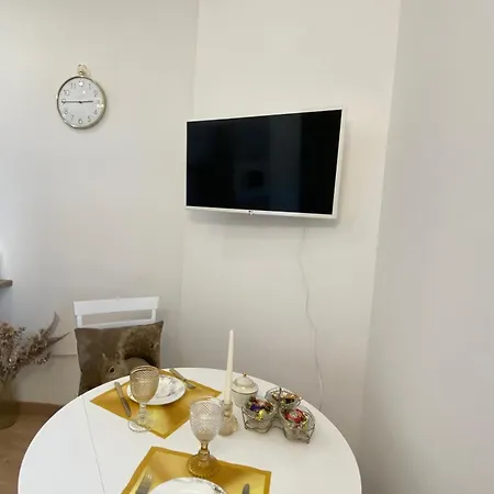 Golden Rush Apartment